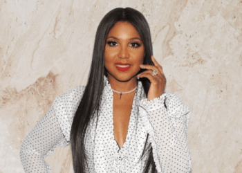 Toni Braxton  Net Worth,  AGE, WEIGHT, BIO