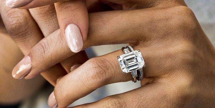 How to Sell a Real Diamond Ring