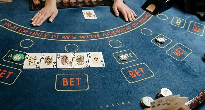 Why Beginners Prefer to Play Online Slot Games in Online Casinos