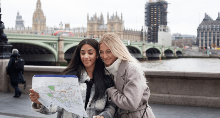 Why More Travellers Are Choosing Flexible Transport Options in the UK